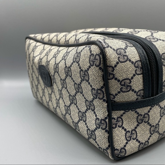 Authentic Gucci GG Toiletry Makeup Bag - Picture 4 of 9